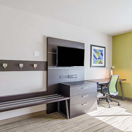 Holiday Inn Express & Suites - Atchison, An Ihg Hotel Екстериор снимка