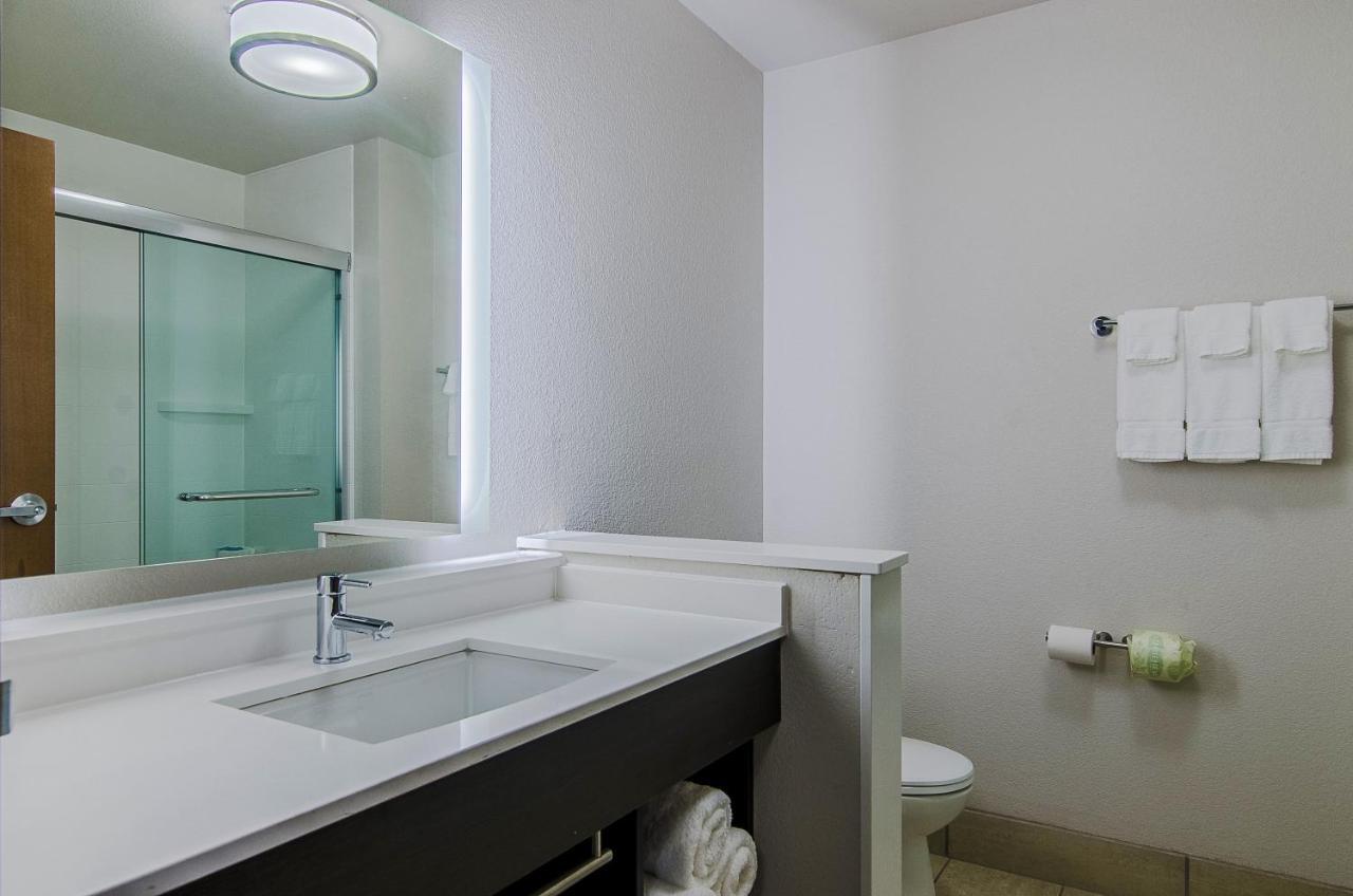 Holiday Inn Express & Suites - Atchison By Ihg Екстериор снимка