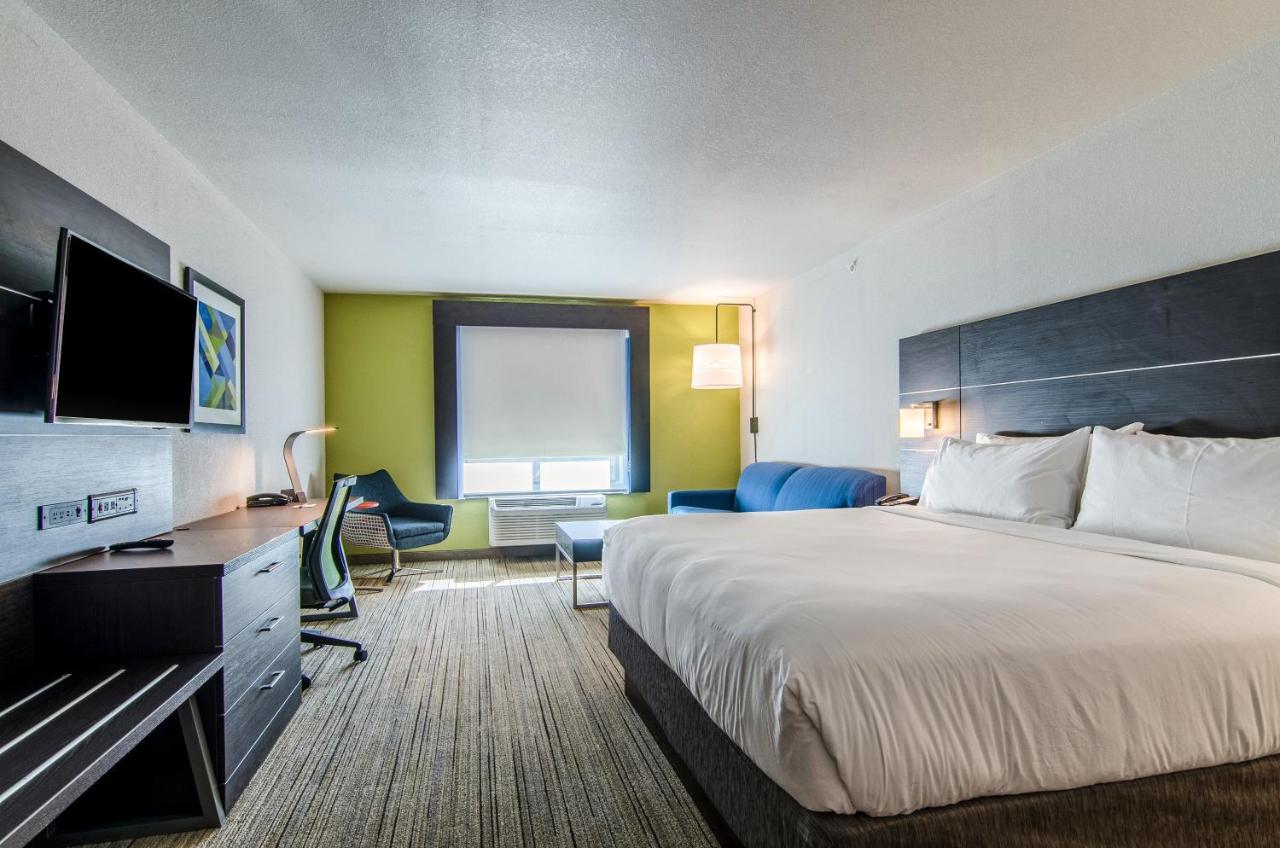 Holiday Inn Express & Suites - Atchison By Ihg Екстериор снимка