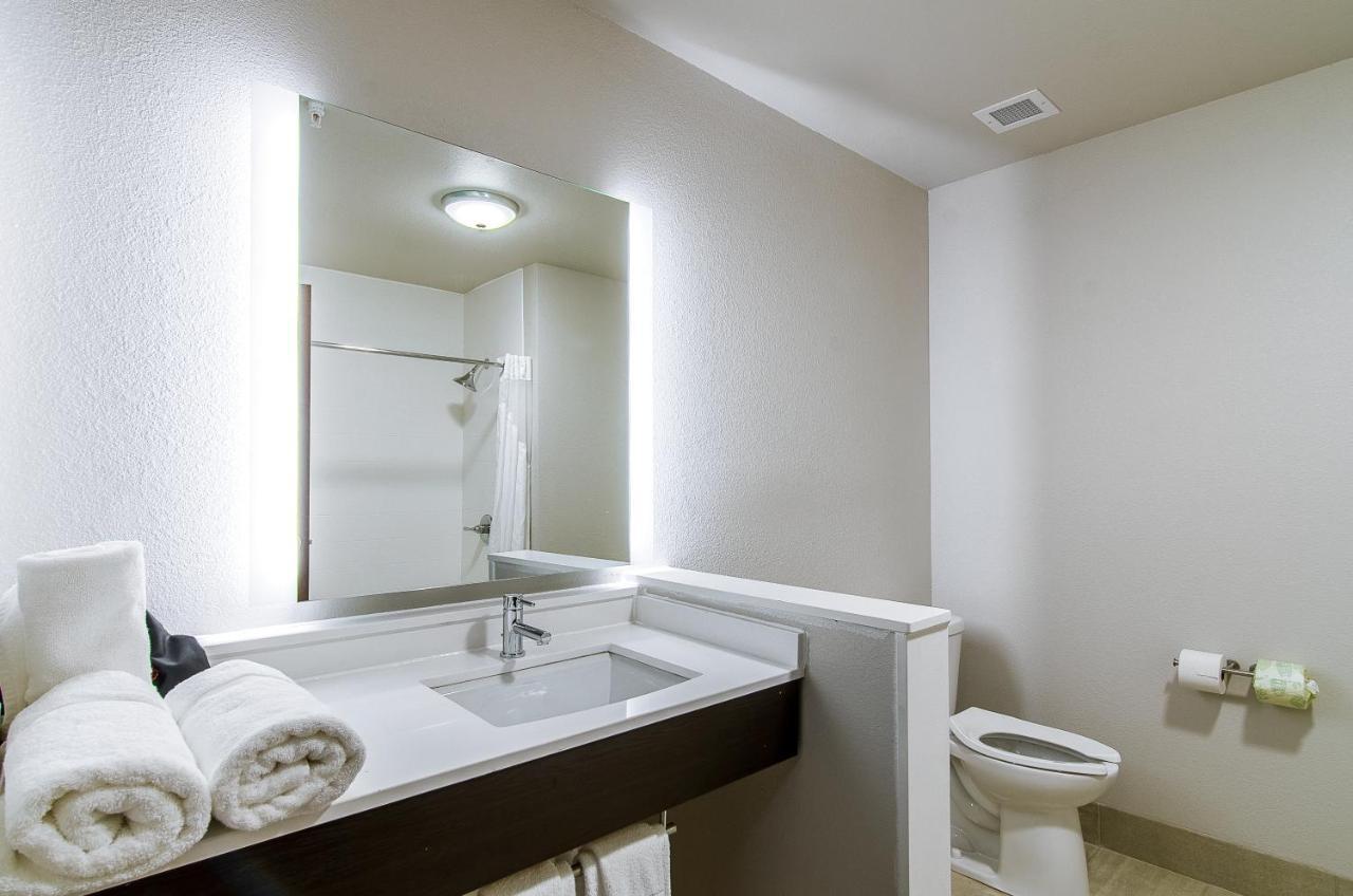 Holiday Inn Express & Suites - Atchison By Ihg Екстериор снимка