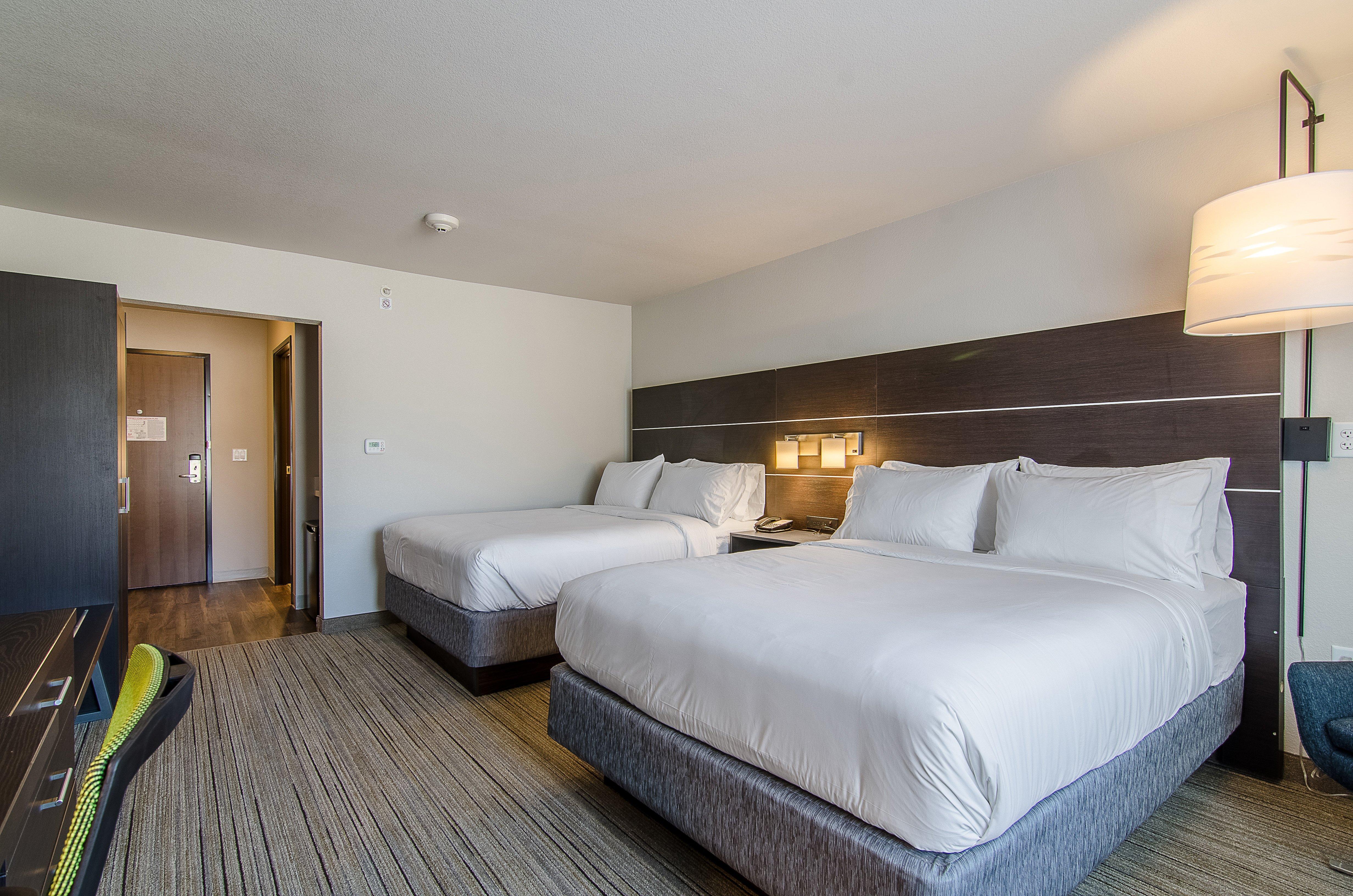 Holiday Inn Express & Suites - Atchison By Ihg Екстериор снимка