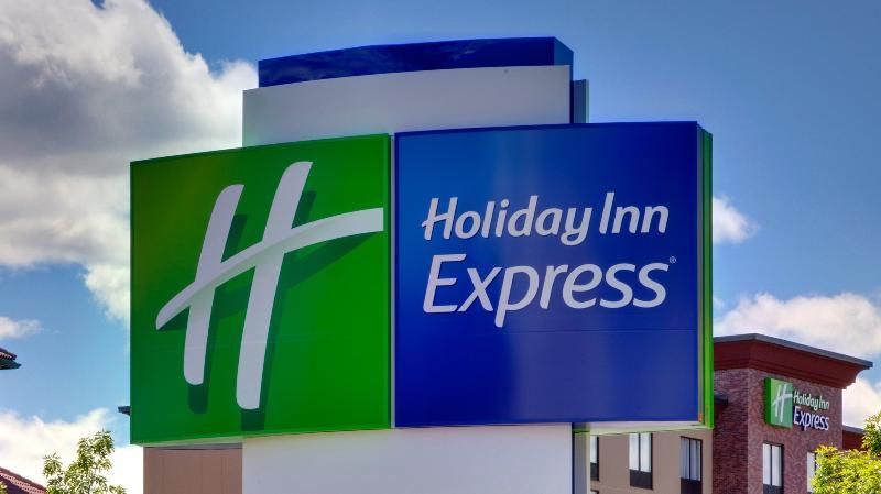 Holiday Inn Express & Suites - Atchison, An Ihg Hotel Екстериор снимка